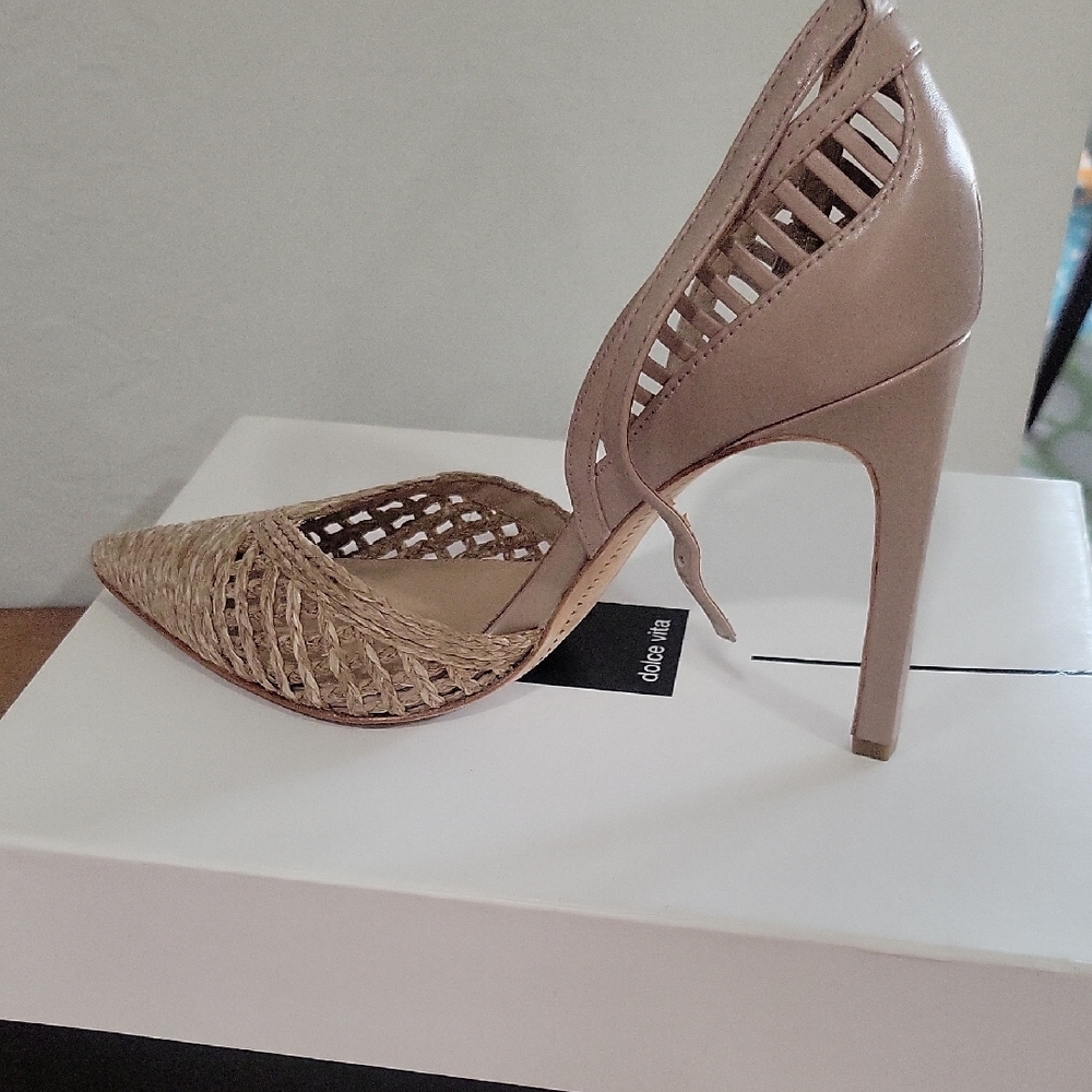 Elegant Tan Women's Heels